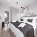 Villa Nina In Croatia Near The Adriatic Coast *