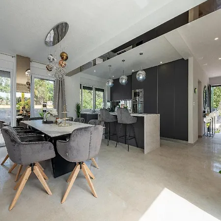 Nina In Croatia Near The Adriatic Coast Villa Zaton (Zadar)