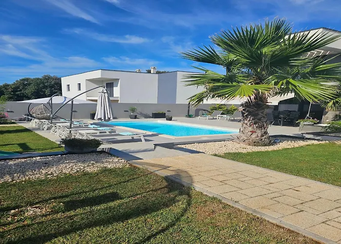 Nina In Croatia Near The Adriatic Coast * Zaton (Zadar)