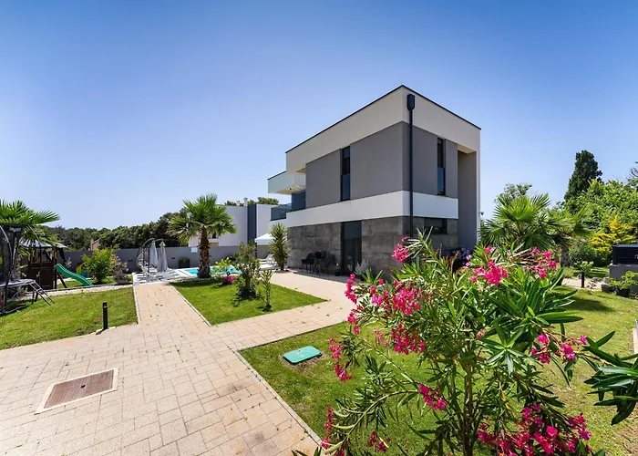 Nina In Croatia Near The Adriatic Coast Zaton (Zadar)