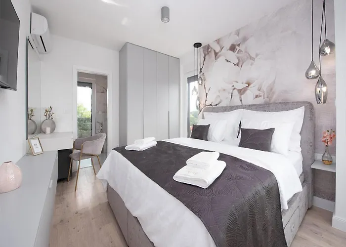 Villa Nina In Croatia Near The Adriatic Coast *