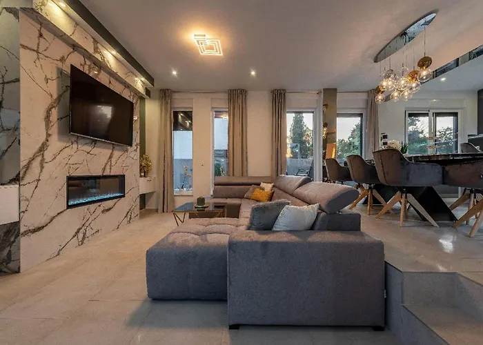 Nina In Croatia Near The Adriatic Coast Villa