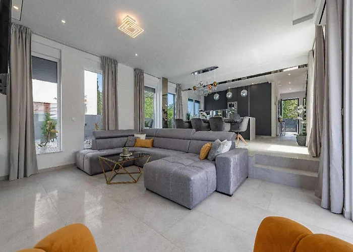 Nina In Croatia Near The Adriatic Coast Villa *